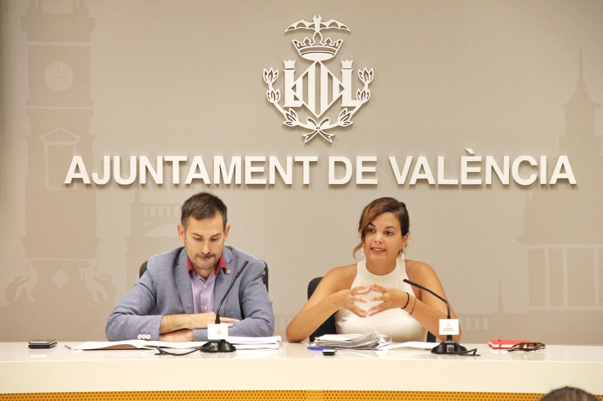 La vicealcaldessa Sandra Gómez ha destacat la tasca de Maite Ibáñez com a regidora d'Acció Cultural. / AJUNTAMENT DE VALÈNCIA