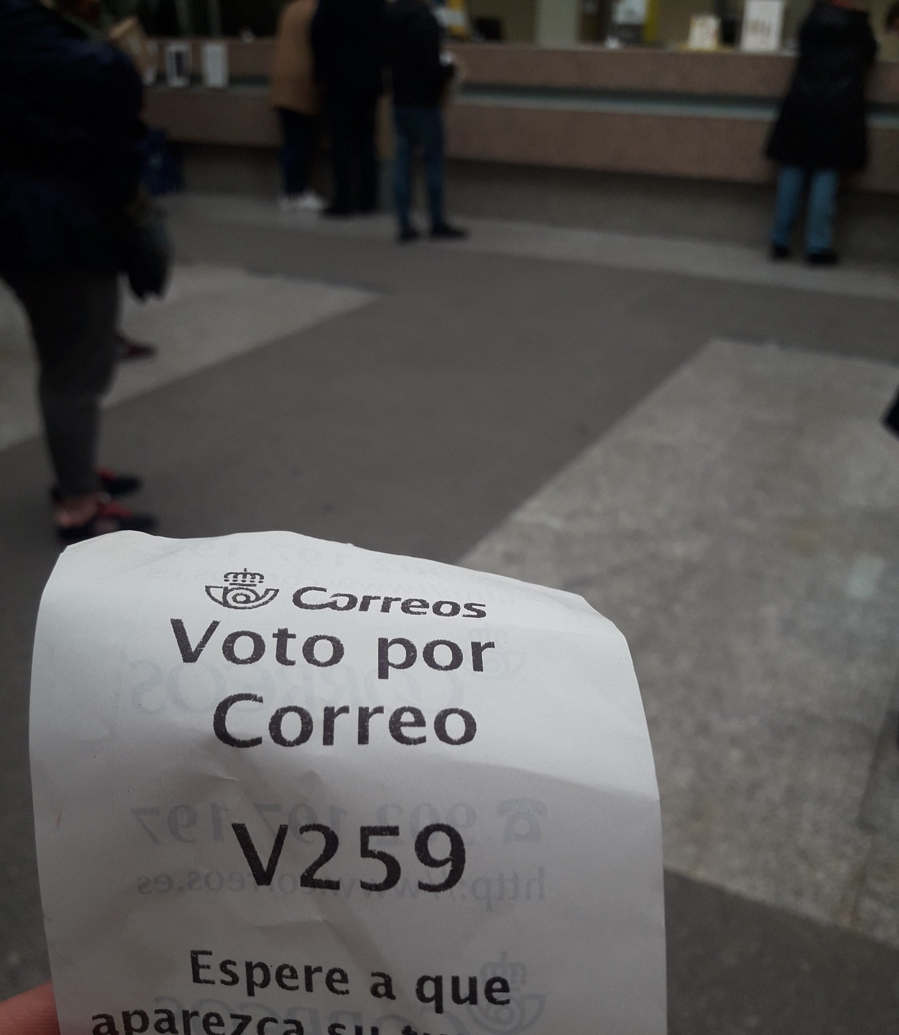 Els ciutadans que vulguen votar per correu en les eleccions generals poden sol·licitar-ho fins al dia 31 d'octubre –inclòs– en qualsevol oficina de Correus. / EUROPA PRESS