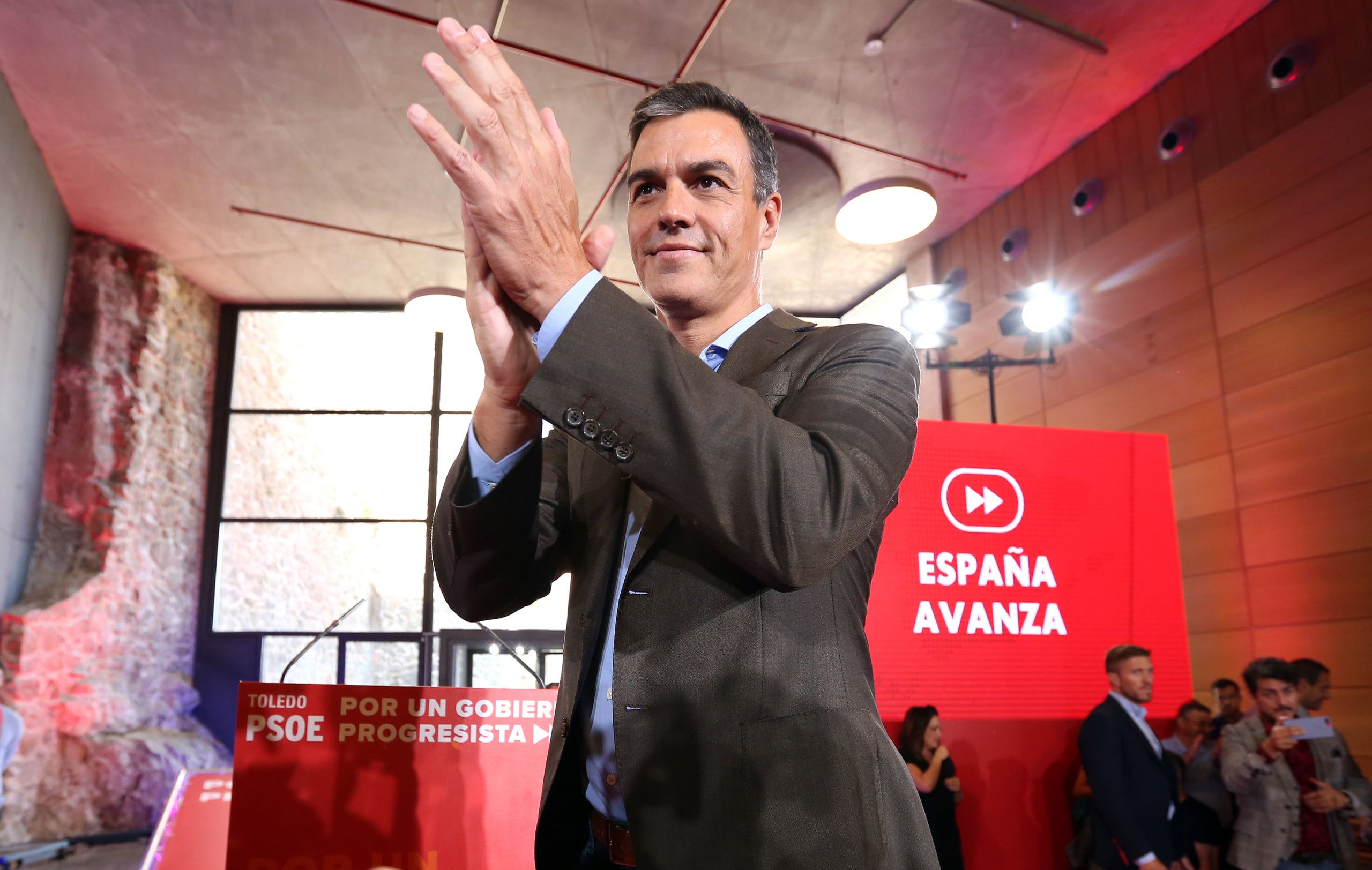 Sánchez demana a Pablo Iglesias que assumisca els resultats del 28 d'abril. / EUROPA PRESS