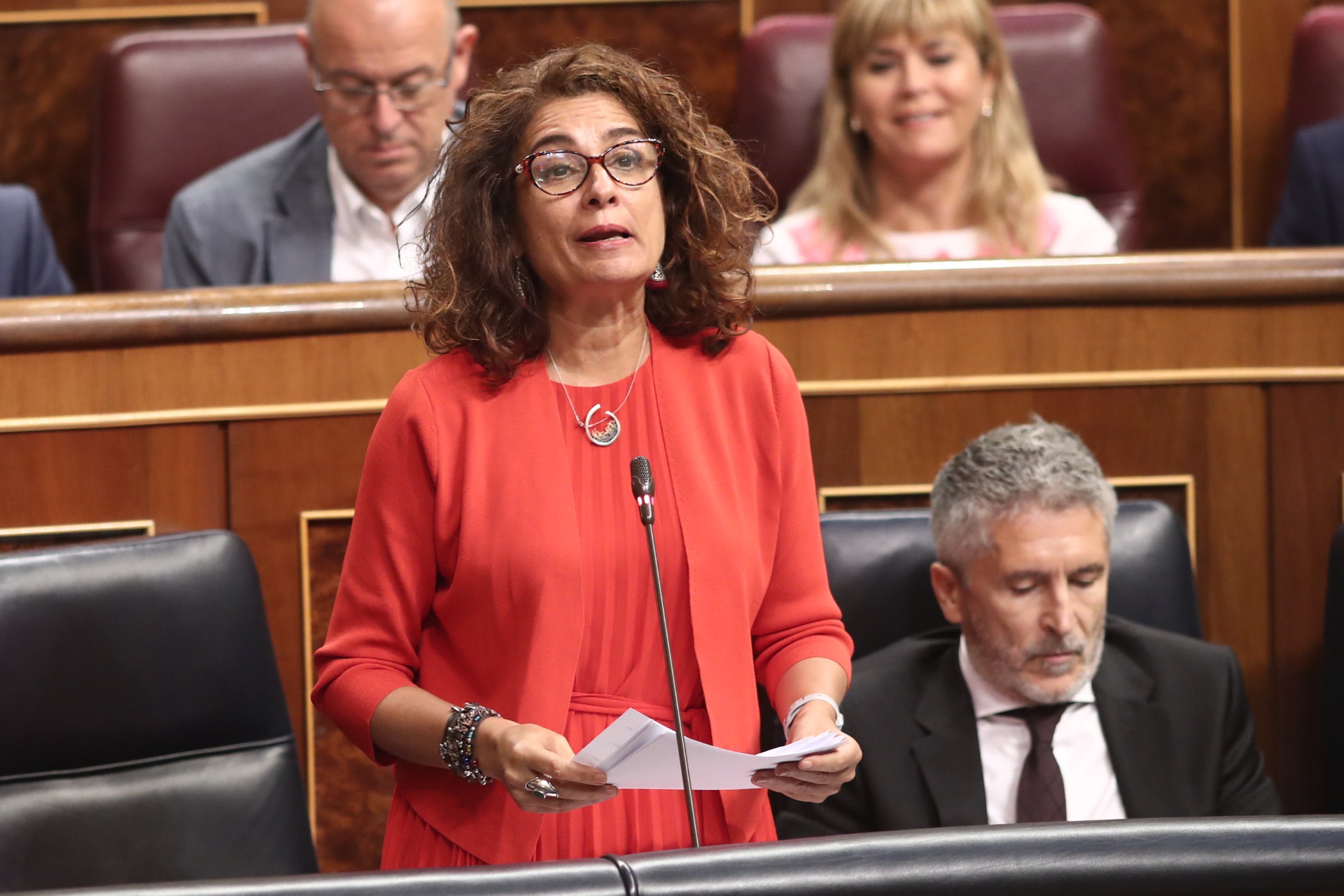 La ministra d'Hisenda, María Jesús Montero, ha reconegut que el País Valencià –juntament amb Múrcia– serà el primer territori a notar els efectes de la falta de govern a l'Estat i el consegüent bloqueig de la liquidació de les bestretes del model de finançament. / EDUARDO PARRA, EUROPA PRESS