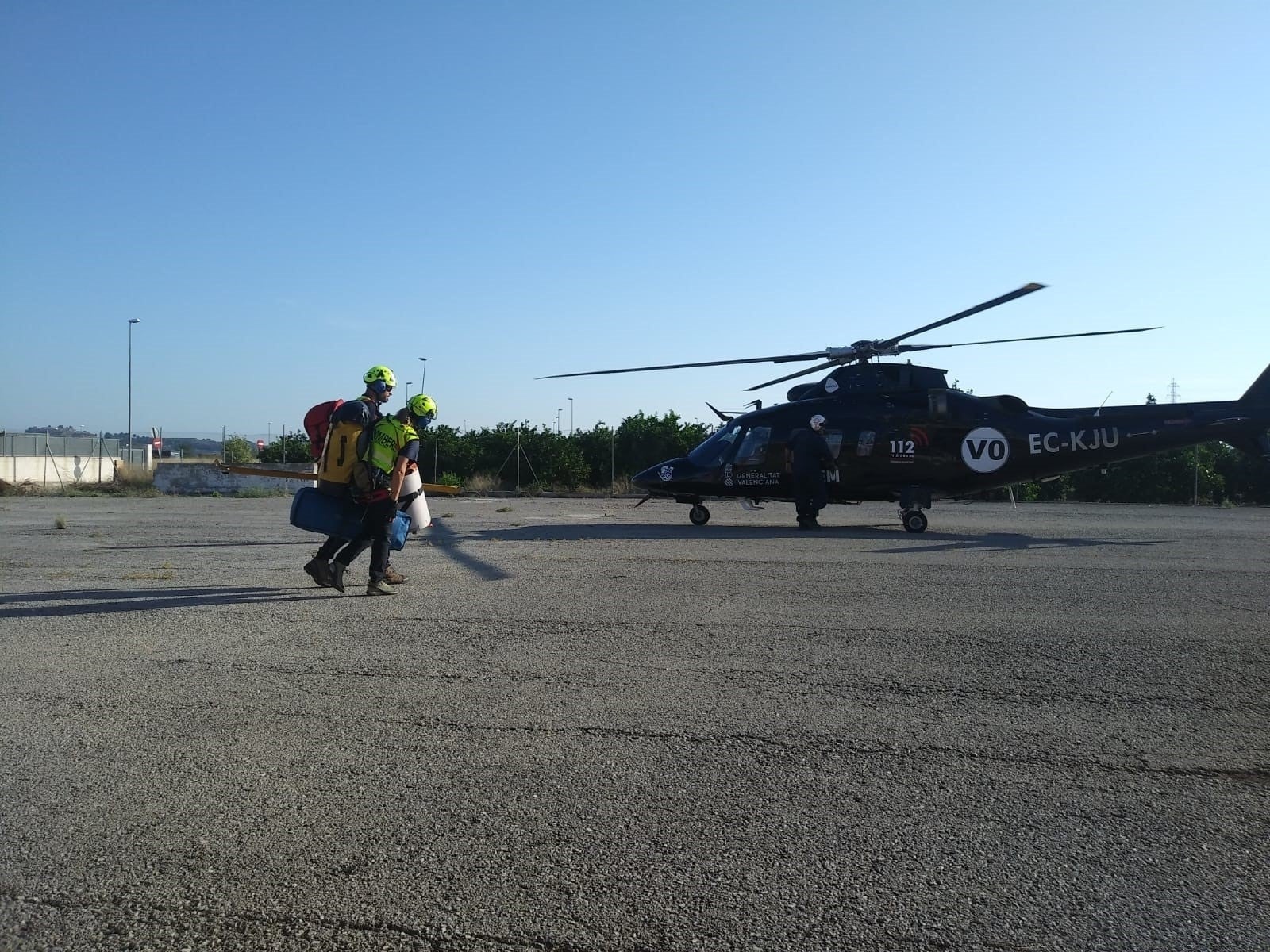 Els bombers han mobilitzat un helicòpter per al rescat. / CONSORCI DE BOMBERS