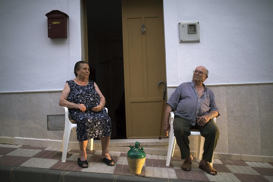 El litoral ha viscut una nit tropical amb mínimes que en moltes localitats no han baixat de 20 graus. / EFE