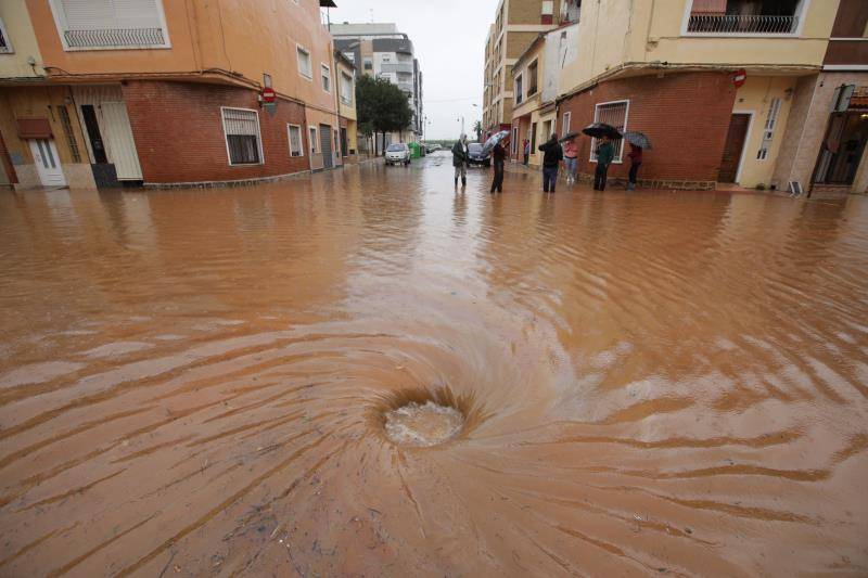 L'informe de l'Observatori de la Sostenibilitat destaca 'tant en termes absoluts com percentuals' la demarcació de València com aquella on hi ha més extensions artificials amenaçades per inundació. Imatge d'arxiu. / EFE