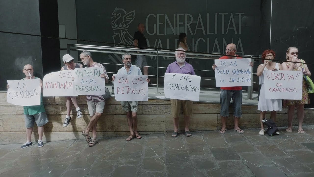 Crònica de la concentració del 8 d'agost a Alacant pel caos a la Renda valenciana d'Inclusió