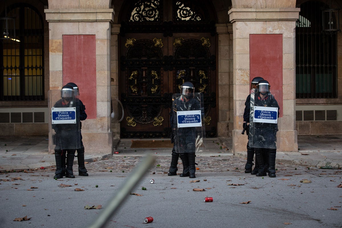 'Com sempre fem, aquests dies els mossos garantirem l'ordre públic, els drets de totes les persones i donarem compliment en tot moment a les ordres que ens puguin donar jutges i fiscals', ha recalcat Sallent en la missiva. / DAVID ZORRAKINO, EUROPA PRESS