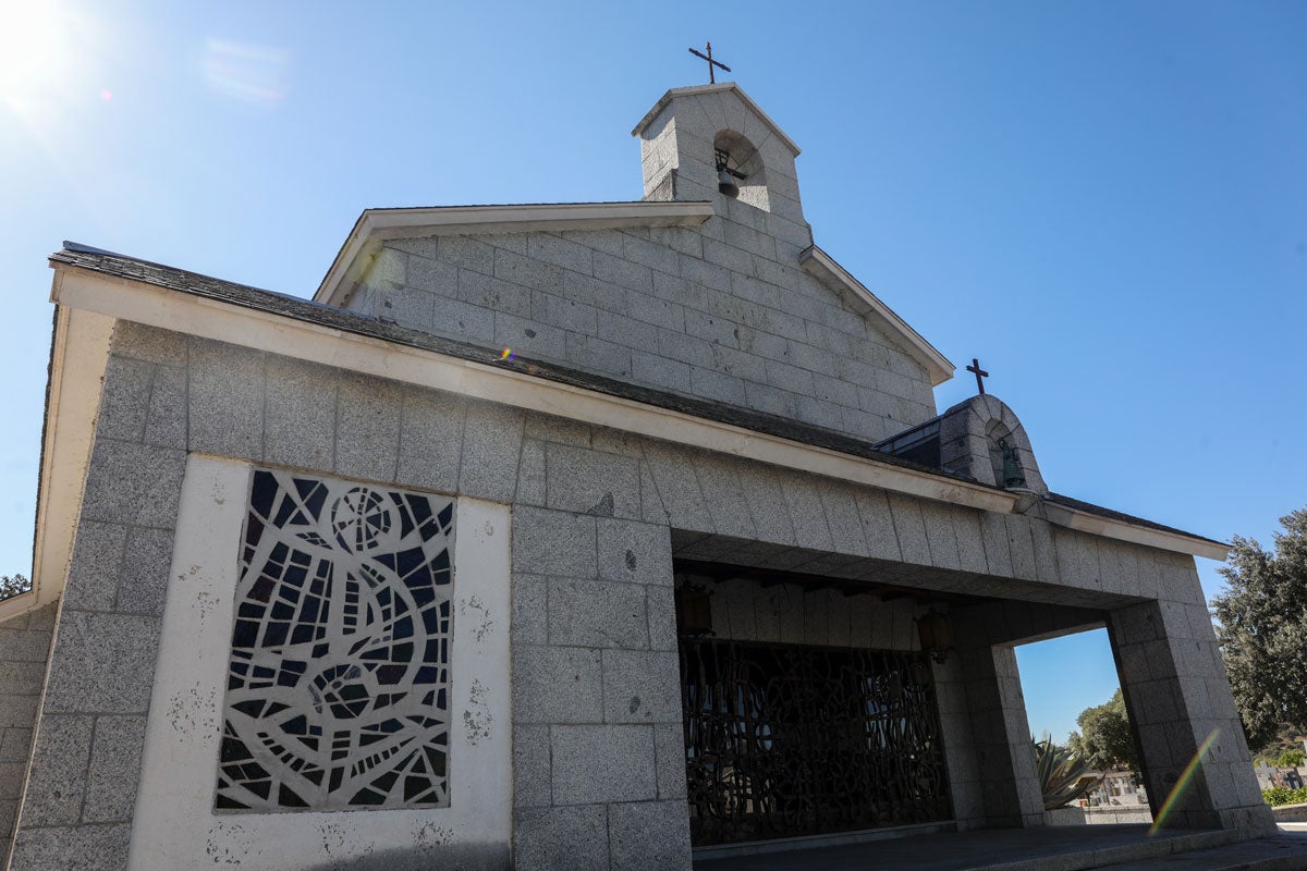 El Constitucional defensa que la decisió del govern espanyol de traslladar les restes al panteó familiar del cementeri de Mingorrubio, al Pardo, on està enterrada la dona de Franco, Carmen Polo, és 'respectuosa amb les creences' religioses dels recurrents, ja que és un 'cementeri de confessió catòlica'. / EUROPA PRESS