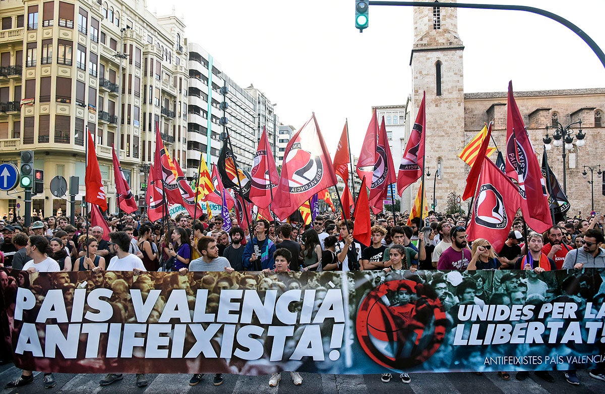 La resposta a les agressions del 9 d'Octubre del 2017 ha propiciat que la manifestació antifeixista cresca exponencialment. / DANIEL GARCÍA-SALA