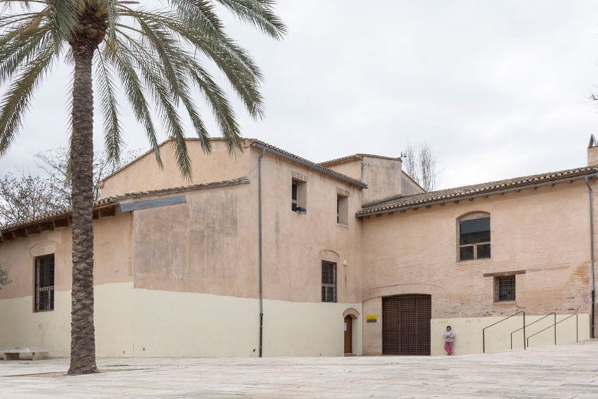 Al barri de Marxalenes encara queden en peu algunes alqueries, com ara la de Fèlix o la de Barrinto, actual seu de la Biblioteca Municipal Joanot Martorell. Imatge d'arxiu.