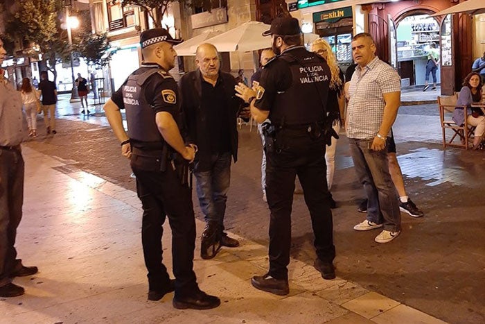 La Policia Local ha informat a EFE que, després de l'incident, que es va produir en la sessió de les 20.35h, han sigut denunciades sis persones. / FB E2000 VALENCIA