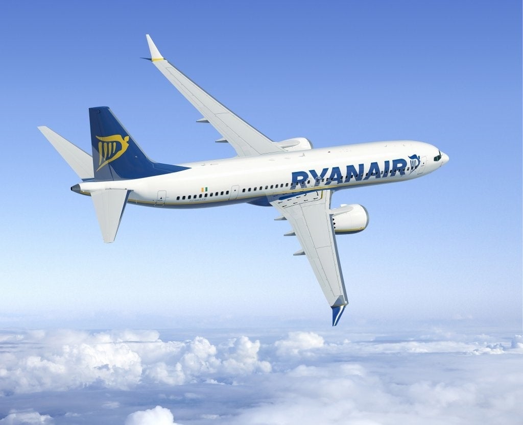 La companyia preveu créixer un 5%, amb un total de 49 rutes i 195 vols setmanals, i transportar 3,4 milions de passatgers a l'any. / RYANAIR