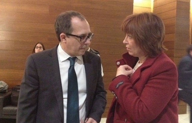 El president del Consell Rector de la Corporació Valenciana de Mitjans de Comunicació, Enrique Soriano, i la directora general d'À Punt, Empar Marco, en una imatge d'arxiu. / EUROPA PRESS