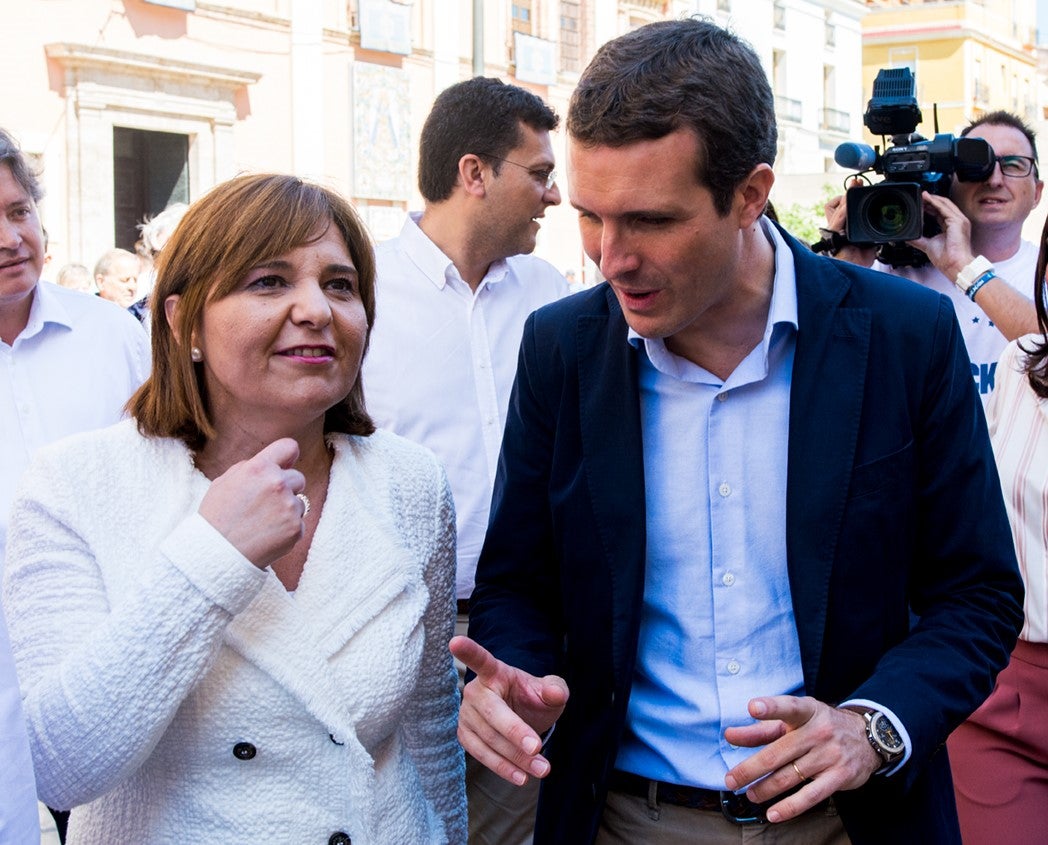Els populars porten com a convidat el president del partit i candidat en les pròximes eleccions generals, Pablo Casado, qui pareix haver signat una treva amb l'executiva valenciana, encapçalada per Isabel Bonig. Imatge d'arxiu d'un acte a València aquest maig. / FRANCISCO MARTÍNEZ, EUROPA PRESS