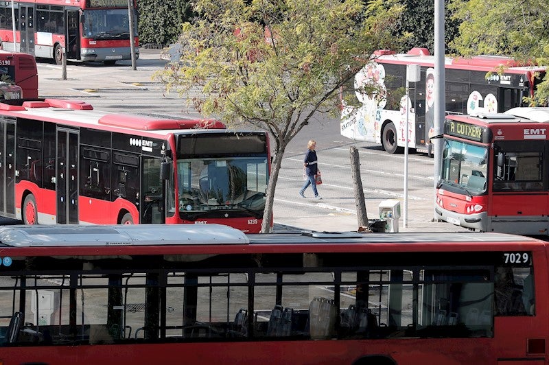 L'EMT ha aprovat l'adjudicació de 164 autobusos a l'empresa Evobús. / EFE