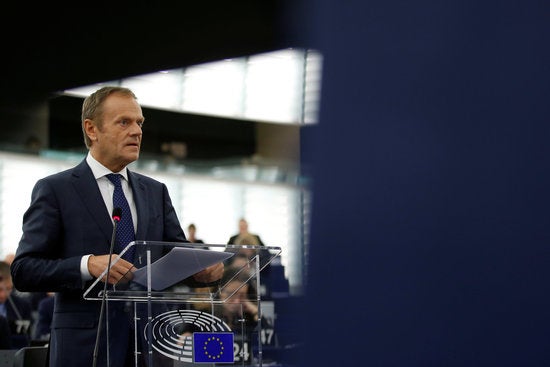 Donald Tusk considera que l'acord respecta la 'integritat del mercat comú' i evita 'el caos i una atmosfera de conflicte entre la Unió Europea i el Regne Unit'. / REUTERS/Vincent Kessler