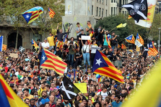 La manifestació se celebra poques hores després que hagen arribat a Barcelona els participants a les Marxes de la Llibertat que han organitzat l'ANC i Òmnium Cultural. / ACN