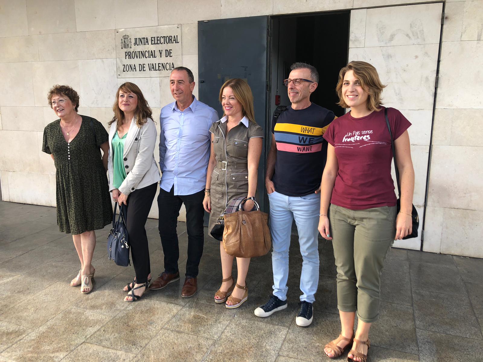 Més Compromís ha registrat aquest dilluns davant la Junta Electoral les llistes per al Congrés i el Senat amb les quals es presentarà a les eleccions generals del 10 de novembre. / COMPROMÍS