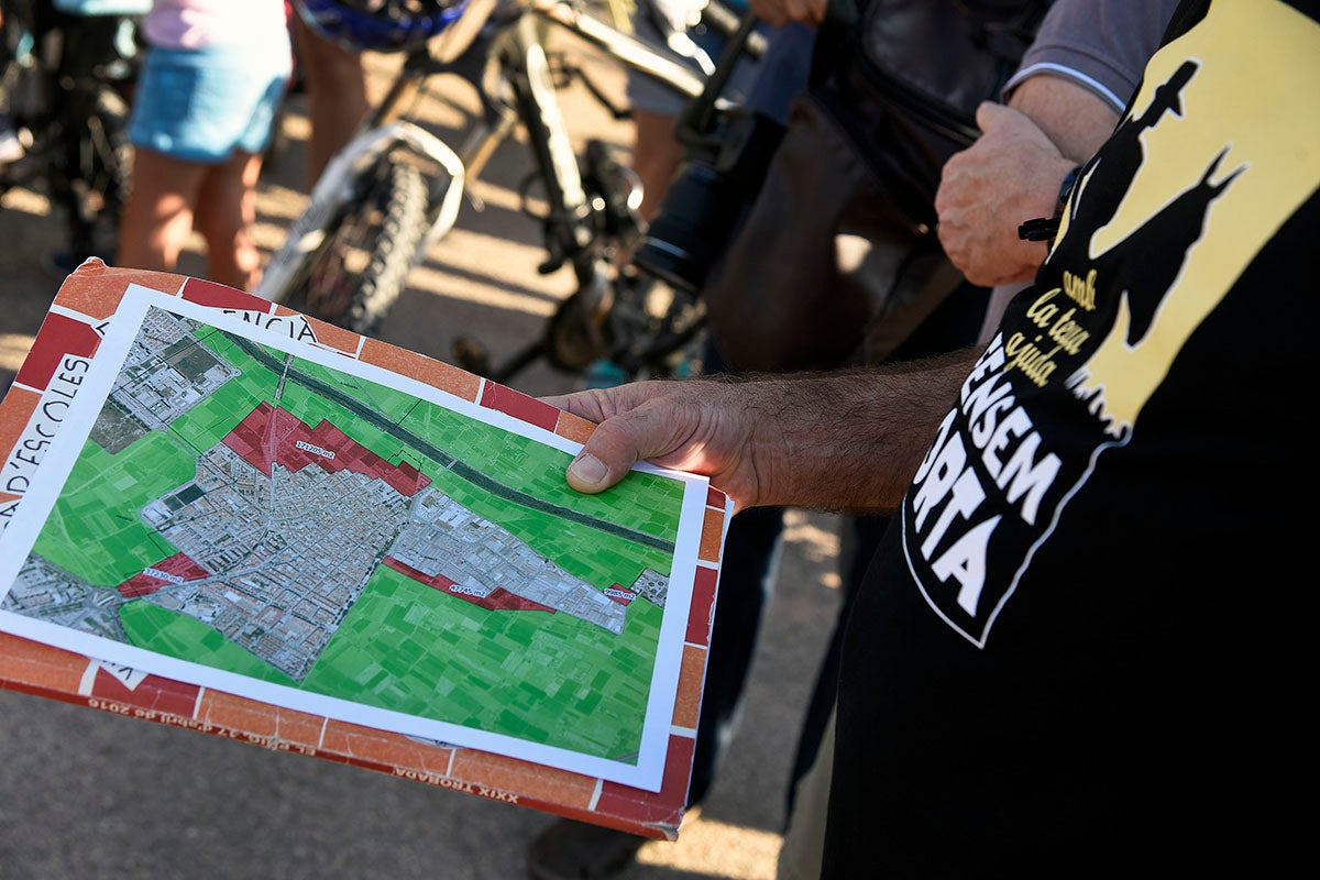 El ple de l'Ajuntament d'Alboraia va aprovar per unanimitat una moció dels tres partits –Ciutadans, Compromís i EU– que instava a prorrogar l'exposició pública del PGE fins que es produïra un procés de participació pública. / DANIEL GARCÍA-SALA