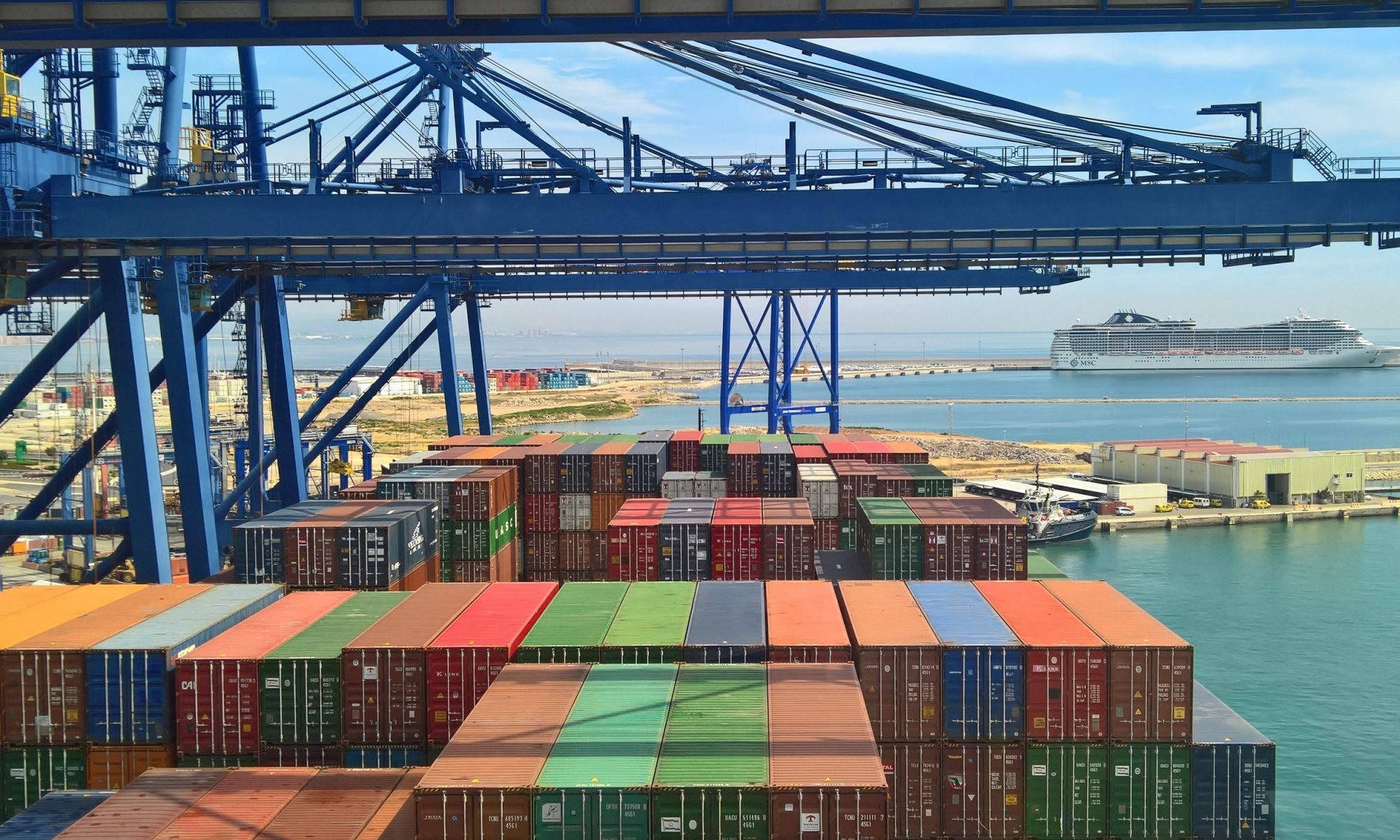 El port espera assolir la xifra de 5,5 milions de contenidors abans d'acabar l'any. / VALENCIAPORT