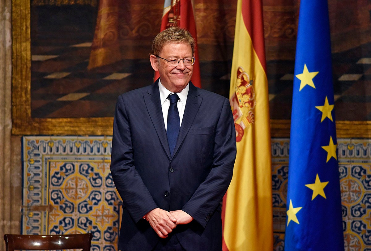 Ximo Puig ha carregat en el seu discurs en l'acte institucional  contra 'les tendències recentralitzadores' basades en 'falsedats' que 'estan contagiant un espectre de la política'. / DANIEL GARCÍA-SALA
