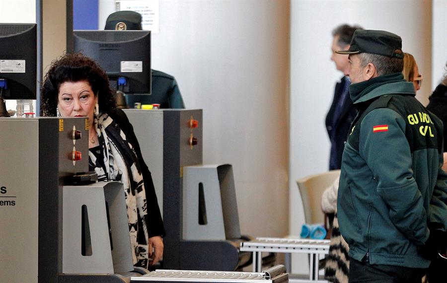 La jutgessa ha recordat a la defensa de Consuelo Ciscar que manca de legitimació per a proposar qui pot ser responsable civil subsidiari. / EFE