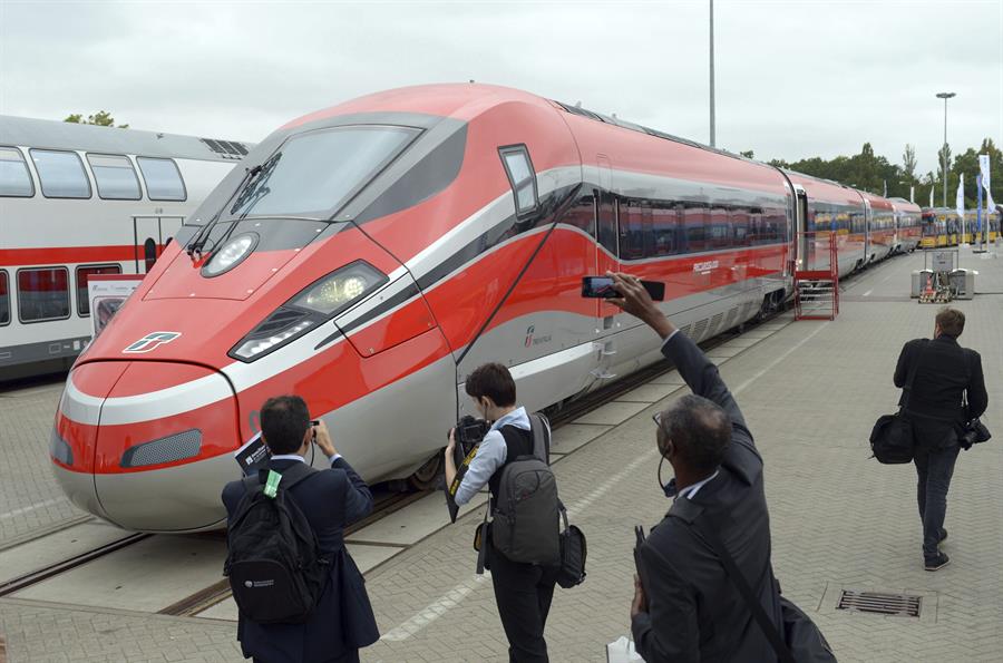 Trenitalia està en procés d'homologar els seus trens d'Alta Velocitat Bombardier ETR1.000 a França. / EFE ARXIU