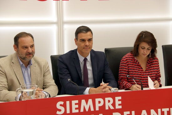 Per a aconseguir la investidura sense el suport ni l'abstenció del PP ni de Ciutadans, el PSOE haurà d'obtindre l'aval de grups minoritaris i com a mínim l'abstenció d'ERC. / ANDREA ZAMORANO, EFE