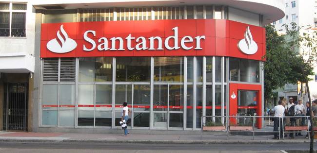 El Banc Santander ha donat per finalitzat el gruix de l'Expedient de Regulació d'Ocupació. / JUNIUS