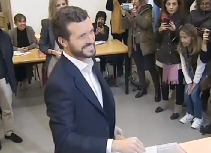 Casado ha fet aquestes declaracions després de votar a les 10 hores al col·legi Nuestra Señora del Pilar, al barri de Salamanca de Madrid. / EP