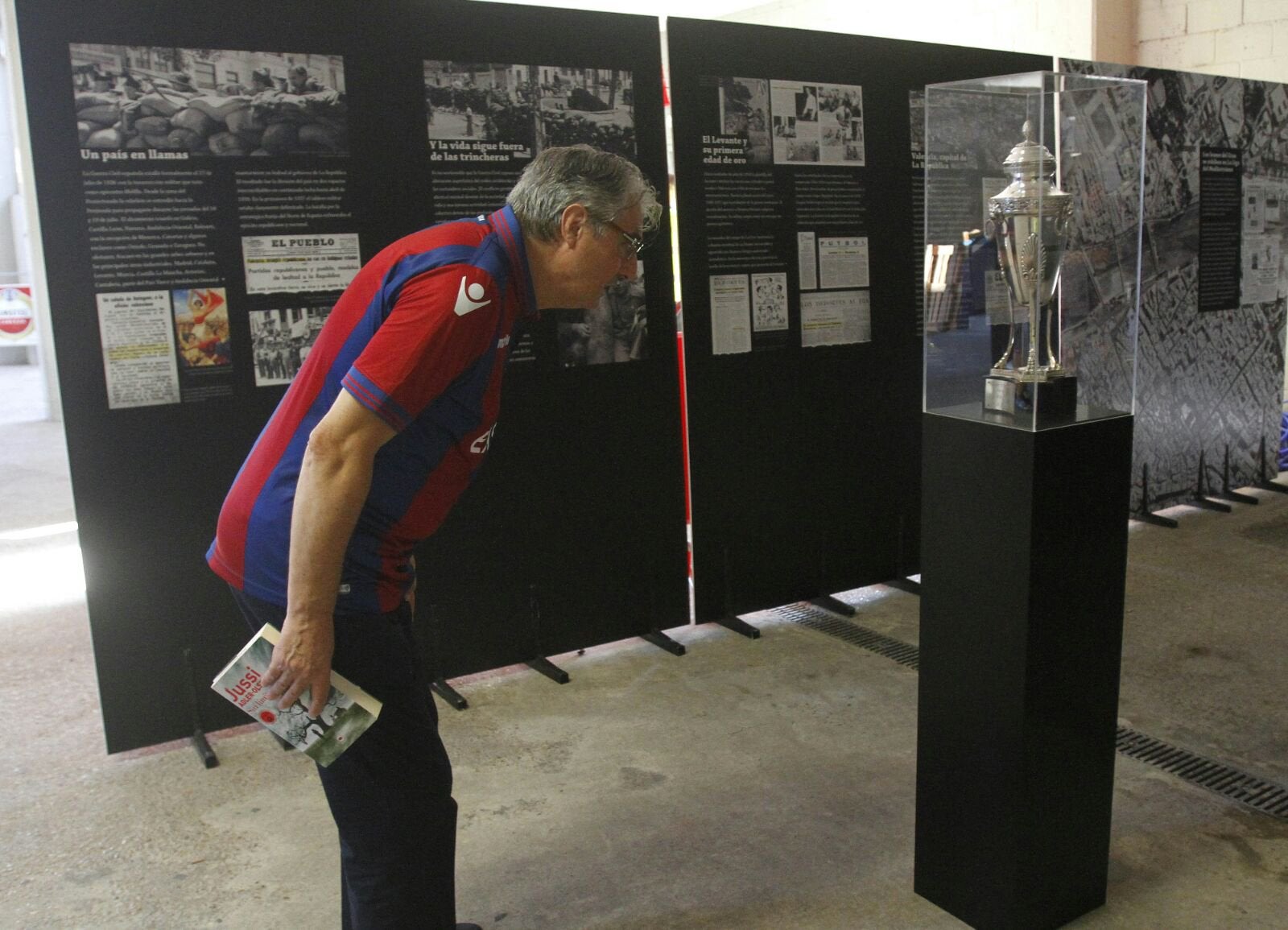 El conjunt granota espera 'un feliç reconeixement definitiu del títol obtingut el 1937 per l'equip llevantinista'. / TW @LEVANTEUD