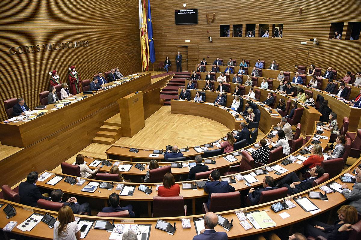 Mireia Mollà, Arcadi España i Rafa Climent han comparegut en les Corts per a explicar els pressuposts de les seues conselleries. / DANIEL GARCÍA-SALA