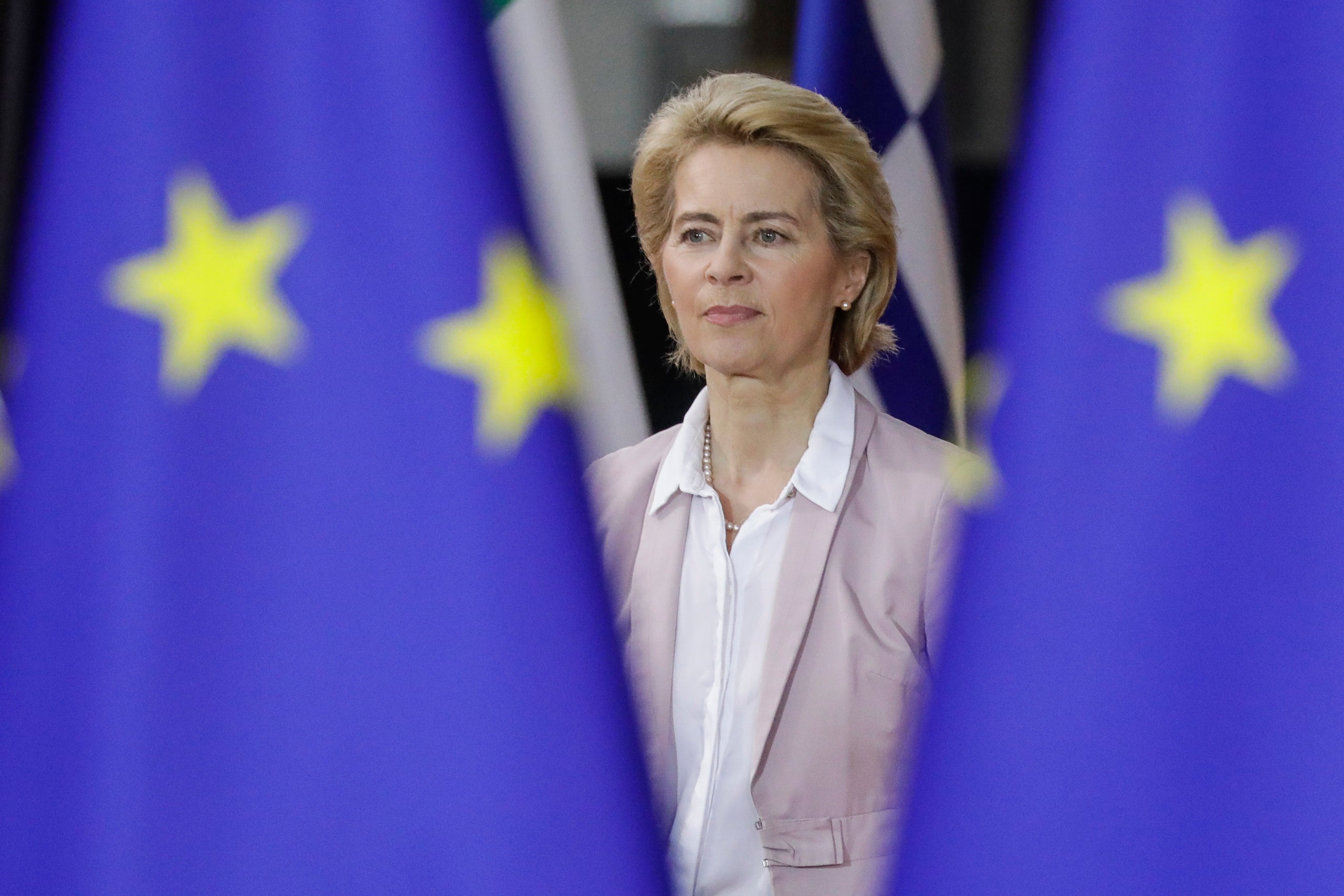 Des de Brussel·les admeten que estan davant d'una situació 'sense precedents' i 'complexa'. 'Estem pensant quins passos hem de fer però la intenció de Von der Leyen és començar el seu mandat l'1 de desembre', ha insistit una portaveu de l'executiu. / Thierry Roge/BELGA/dpa 