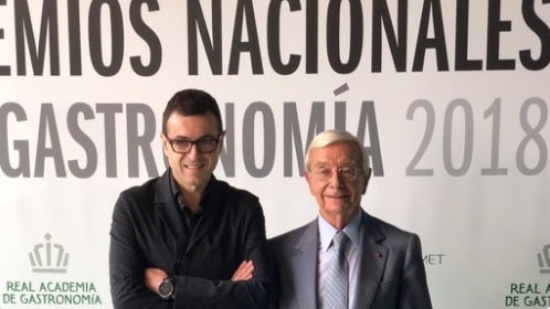 El xef valencià Ricard Camarena ha rebut el Premi Nacional de Gastronomia com a Millor Cap de Cuina 2018, que atorga la Reial Acadèmia de Gastronomia. / RICARD CAMARENA