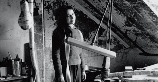 Eva Hesse (1936-1970) al seu estudi de Nova York (ca. 1966)