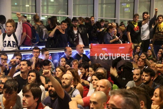 L'ocupació de l'aeroport del Prat va ser una de les primeres accions de Tsunami Democràtic. / ACN