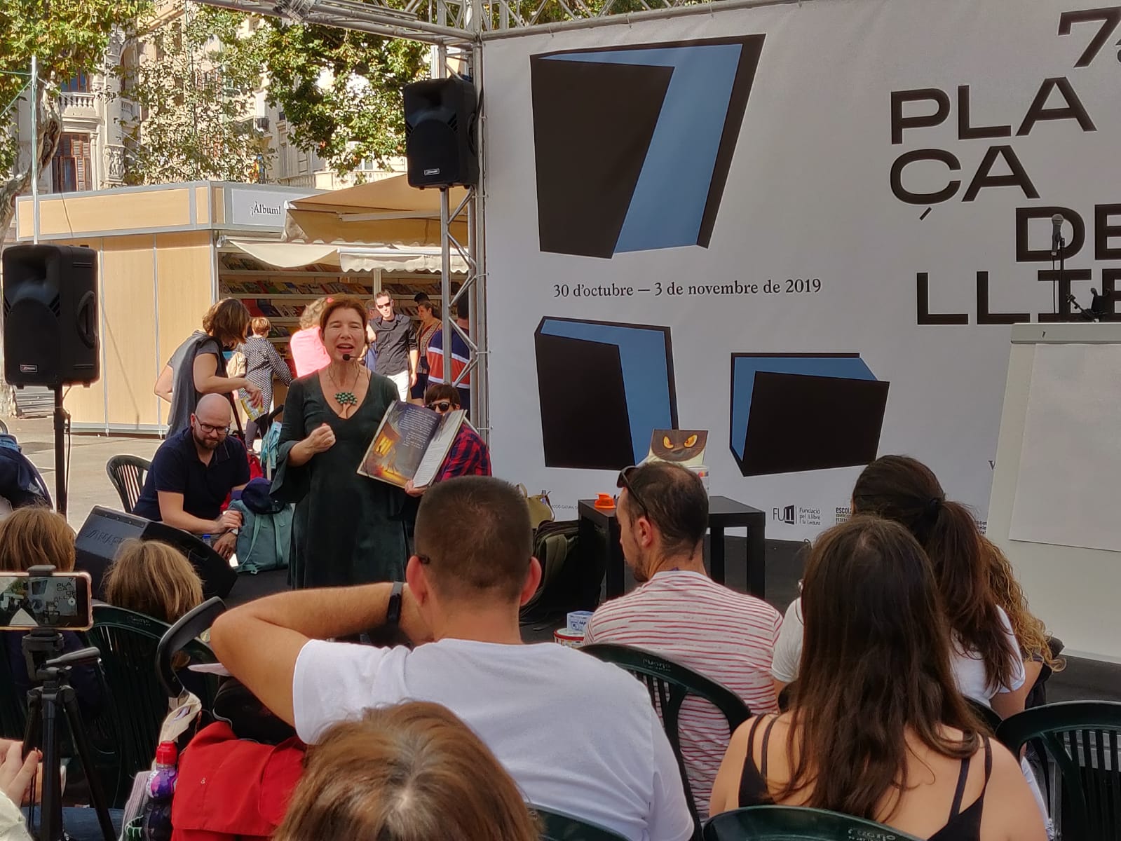 La 7a edició de la Plaça del Llibre de València es va celebrar del 30 d'octubre al 3 de novembre. / COMUNICACIÓ FULL