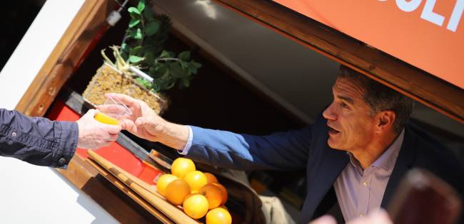 Cantó creu necessari incentivar el consum de taronja valenciana. / CIUTADANS