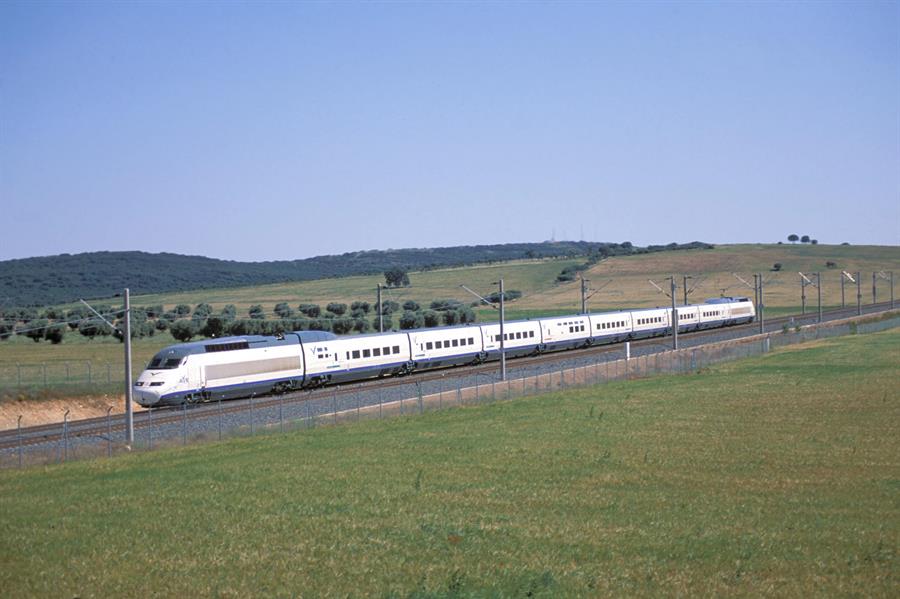 Renfe fa mesos que es prepara per a aquest escenari i té moltes probabilitats d'aconseguir el paquet més gran, tant pels recursos operatius de què disposa com per l'experiència en la gestió. / RENFE