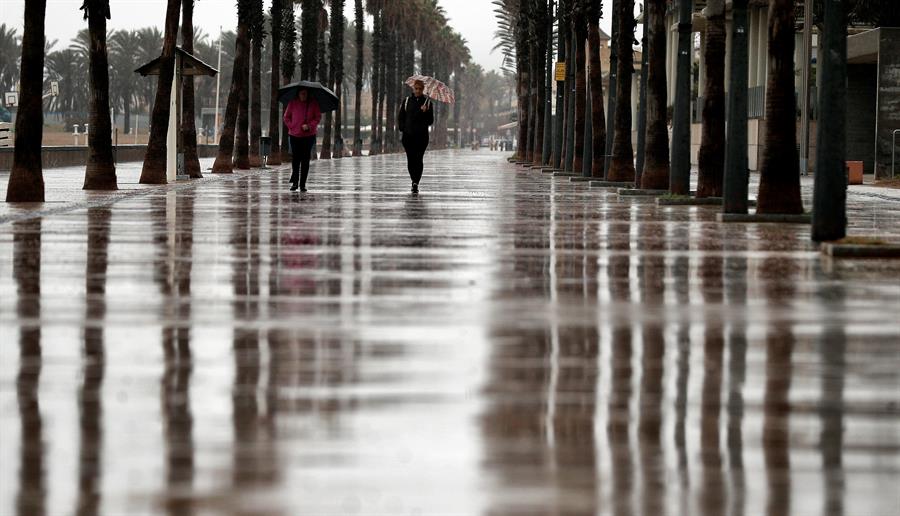 'Torna l'hivern', ha advertit l'Agència Estatal de Meteorologia. / EFE MANUEL BRUQUE ARXIU