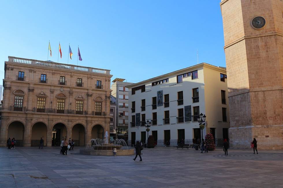 Segons ha indicat la plataforma en un comunicat, l'objectiu de la decisió és que els actes es puguen celebrar a la plaça Major, 'el lloc que, per dignitat, correspon'. / I.LAFITA