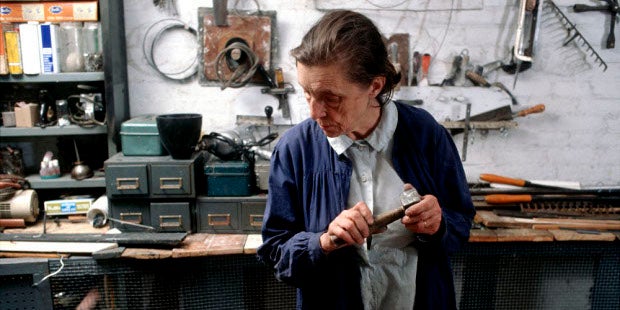 Louise Bourgeois al seu taller el 1974
