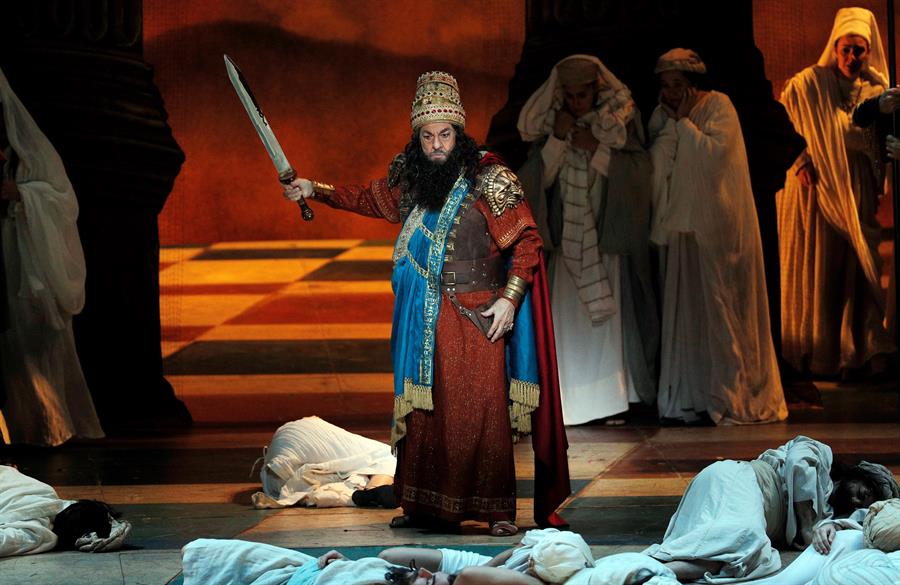 Plácido Domingo està aquests dies a València protagonitzant les funcions de l'òpera 'Nabucco'. / JUAN CARLOS CÁRDENAS, EFE