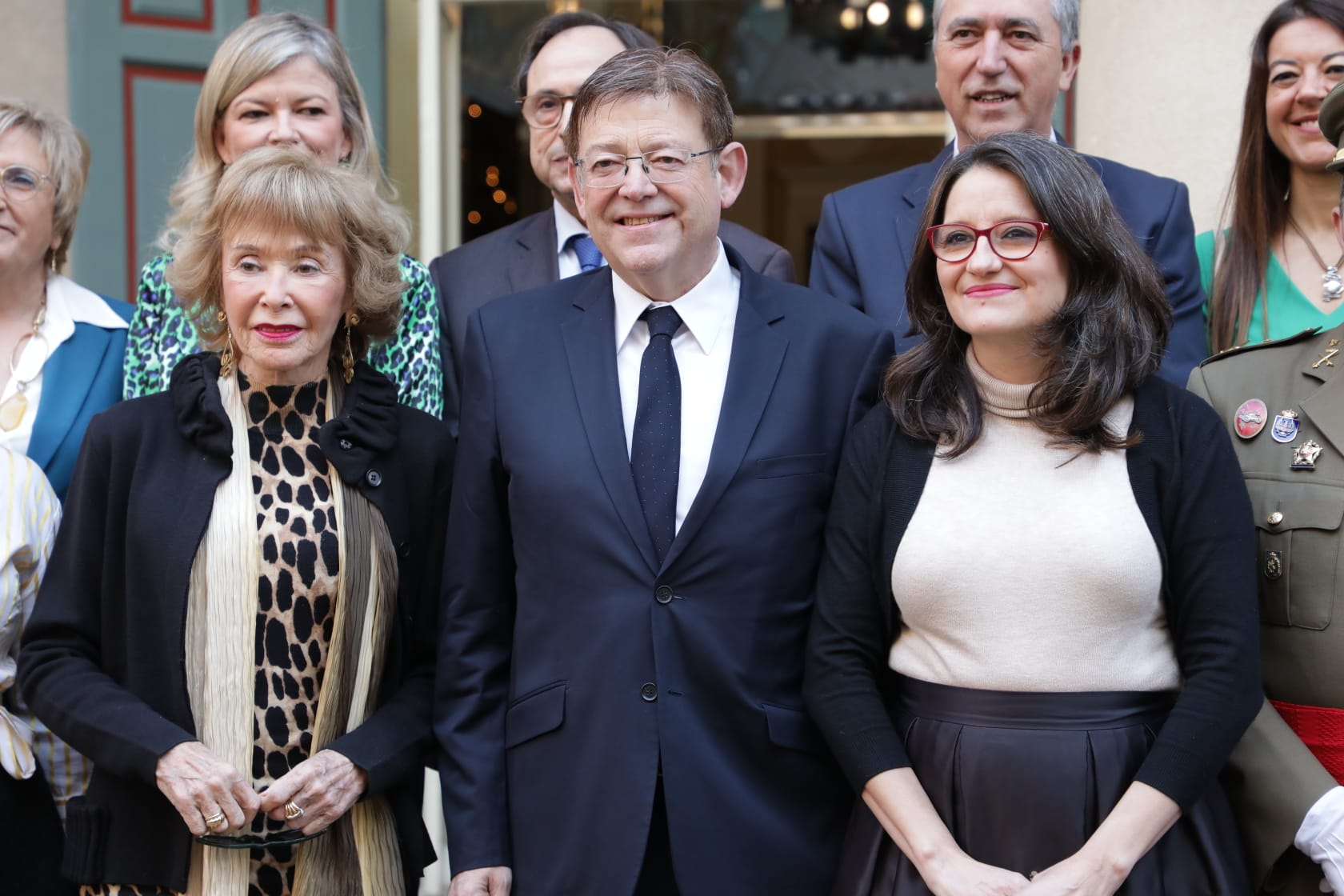 Els membres del Consell han assistit aquest divendres a l'acte commemoratiu de la ratificació de la Carta Magna, celebrat a Alacant. / GVA