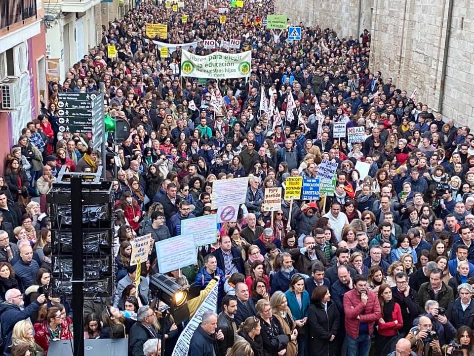 Manifestació a Oriola