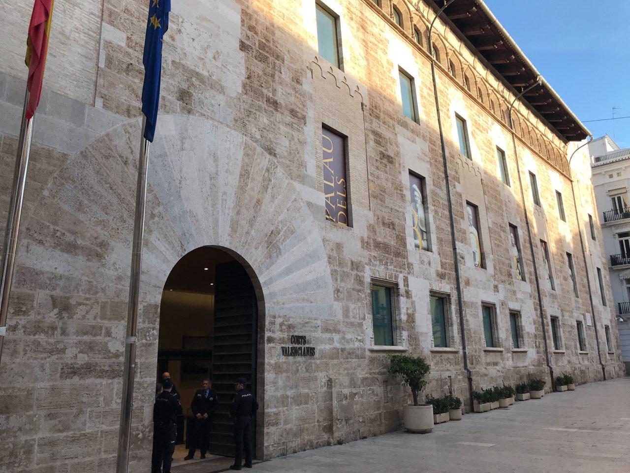 Decidim demana a la Generalitat que exigisca el tancament de Madrid