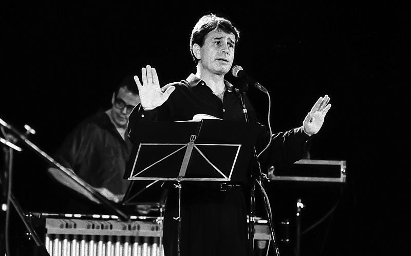 Ovidi Montllor durant una actuació a Alcoi