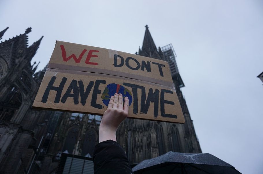 Centenars d'organitzacions ecologistes criden a una acció global pel clima el pròxim 24 d'abril