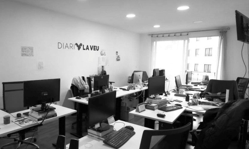 Ens ajudes a recuperar Dari La Veu? Et necessitem