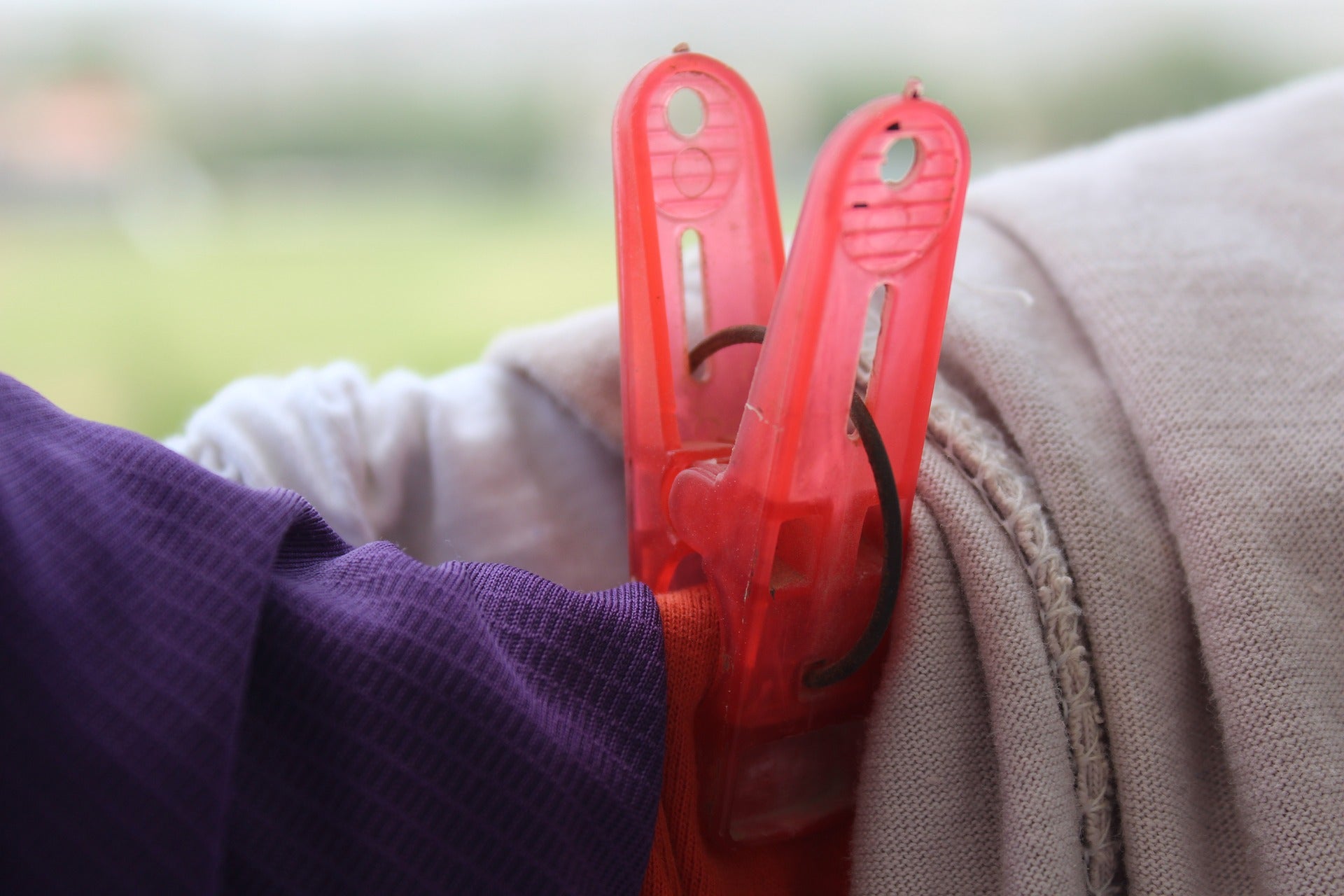 Els balcons amb estenedors 7  (experiment fent parlar éssers inanimats)