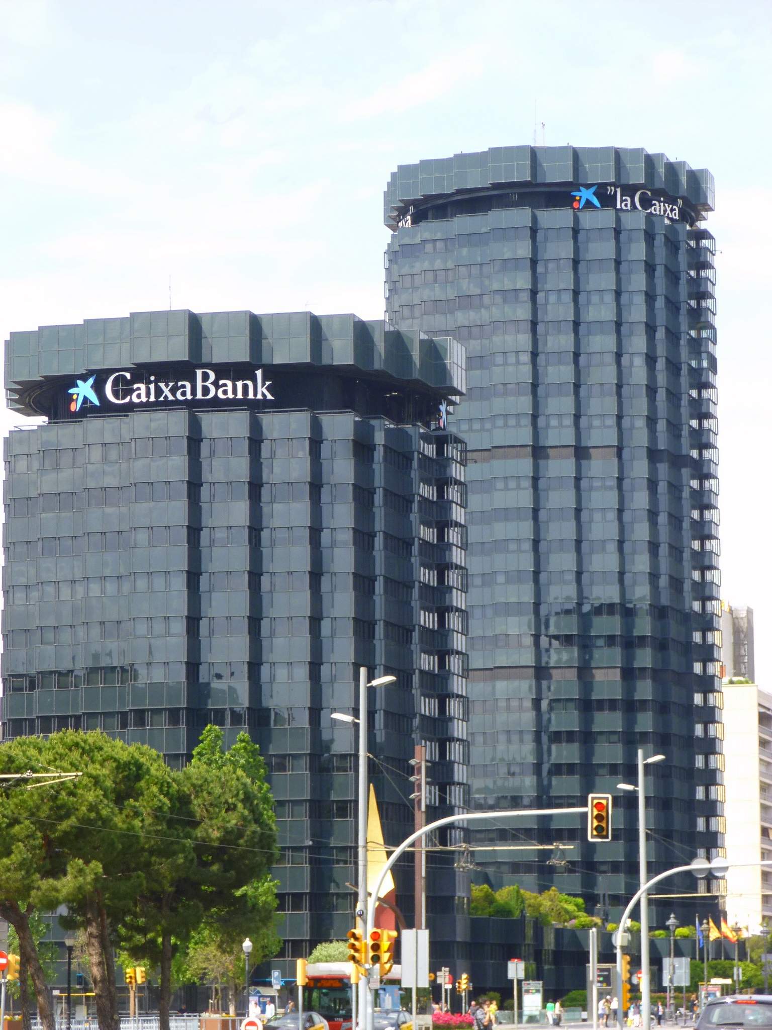 Decidim demana al Consell de la Generalitat i a les Corts que s’oposen a la fusió de Caixabanc i Bankia