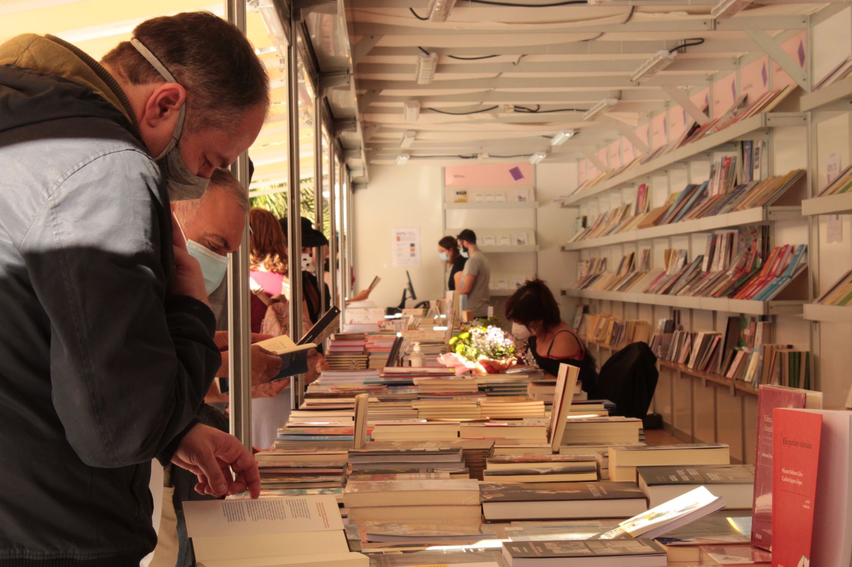 Vora 10.000 persones visiten la 8a Plaça del llibre i converteixen Marc Granell en l’autor més venut